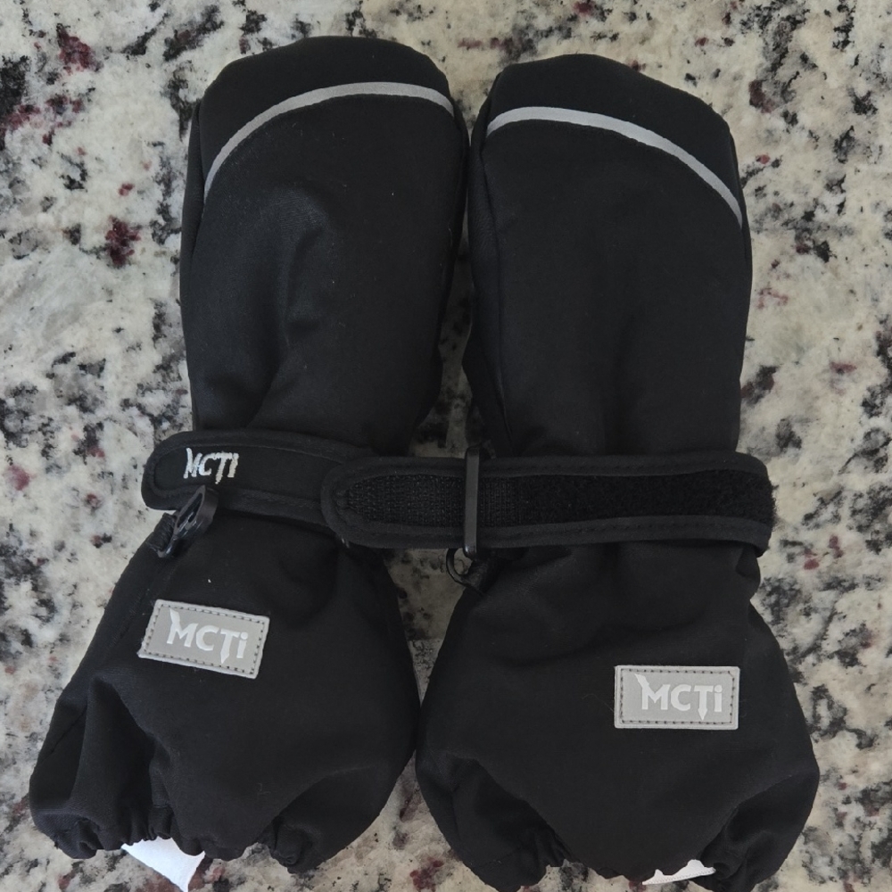 MCTI Black Winter Gloves